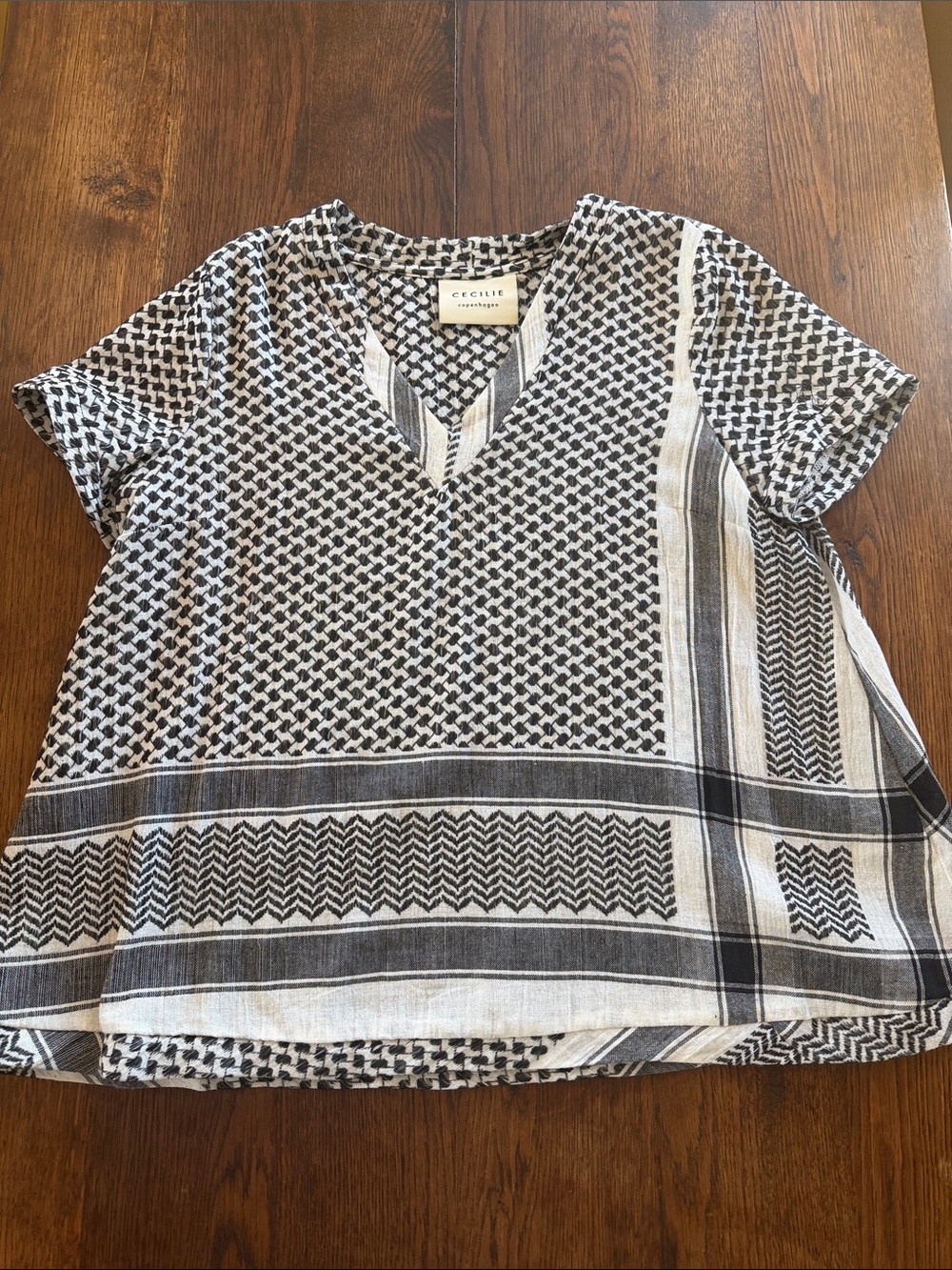 Cecilie Copenhagen White And Black Patterned V Neck Blouse